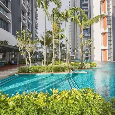 Grand Medini Residence Nusajaya By Stayrene Luaran gambar