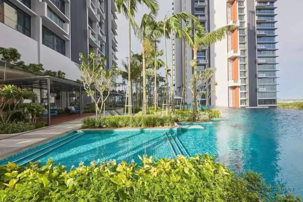Grand Medini Residence Nusajaya By Stayrene Luaran gambar